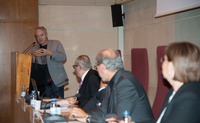 L'escriptor Màrius Serra durant la seua conferència