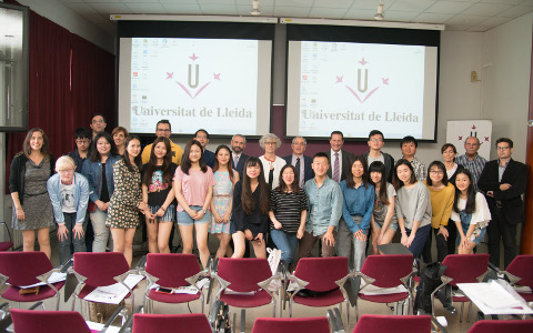 Els estudiants xinesos s'incorporen a Alumni UdL  Lliurats els certificats del Diploma d'estudis hispànics