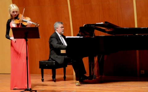 Elina Sitnikava i Miguel Ángel Dionis en un concert a la UdL al 2017. FOTO: UdL